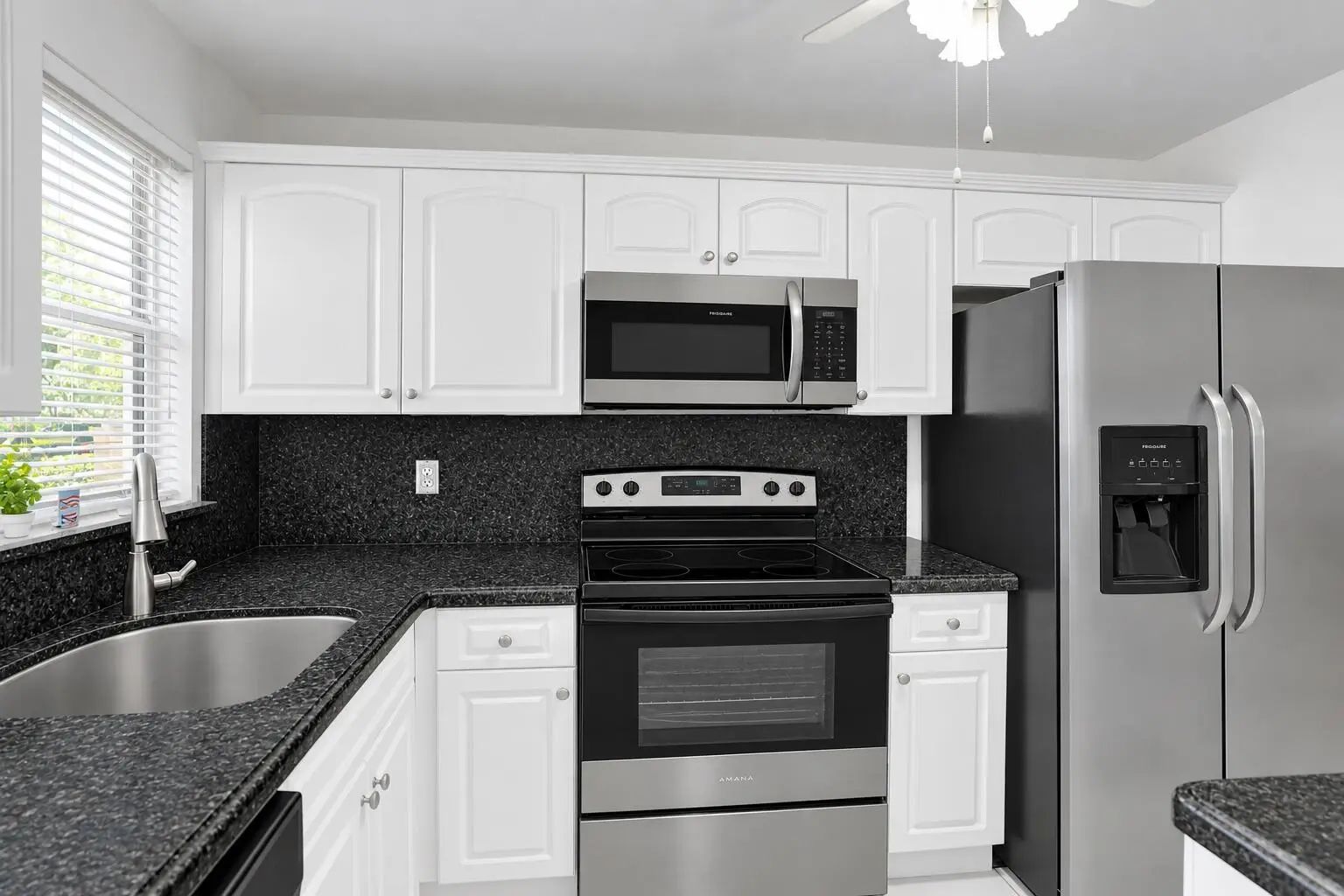2651 Sunrise Lakes Drive E #104, Sunrise