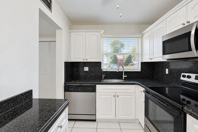 2 of 31 - 2651 Sunrise Lakes Drive E #104, Sunrise, FL