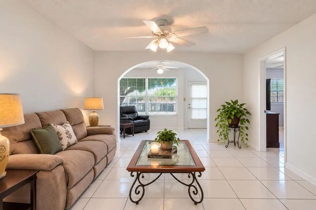 5 of 31 - 2651 Sunrise Lakes Drive E #104, Sunrise, FL