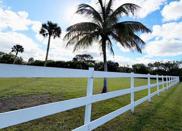 3 of 5 - 4656 Lillian Avenue, Palm Beach Gardens, FL