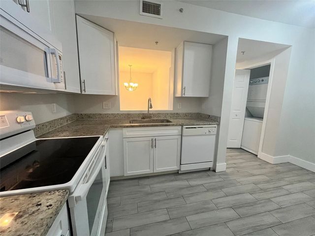 4 of 19 - 1161 Golden Lakes Boulevard #1316, West Palm Beach, FL