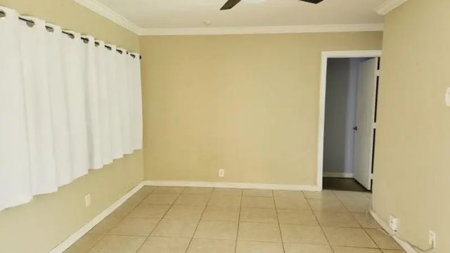 5 of 13 - 5811 Ne 6th Avenue, Oakland Park, FL