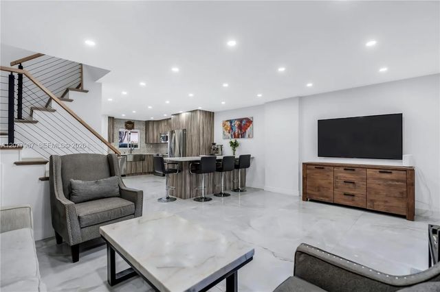 3321 Simms Street #13b, Hollywood