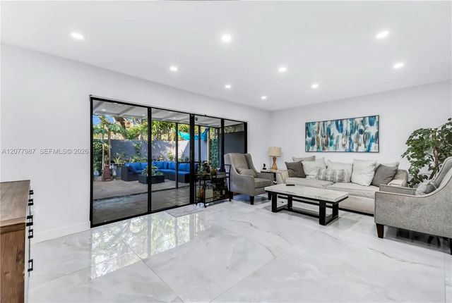 4 of 55 - 3321 Simms Street #13b, Hollywood, FL