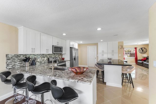 3 of 19 - 4025 Nw 105th Avenue, Coral Springs, FL