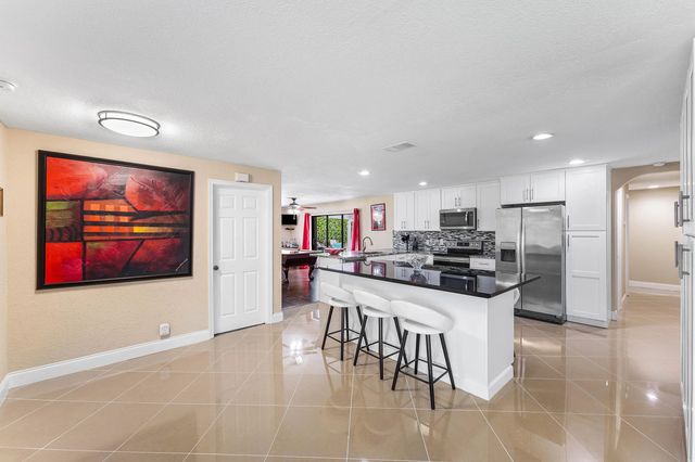 4 of 19 - 4025 Nw 105th Avenue, Coral Springs, FL