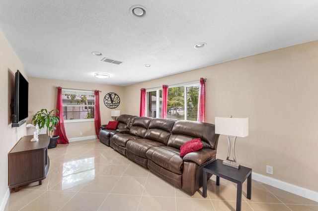 5 of 19 - 4025 Nw 105th Avenue, Coral Springs, FL
