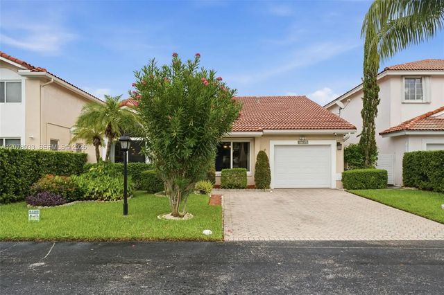 10887 Sw 152nd Place, Miami
