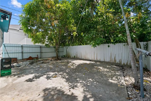 2 of 33 - 390 Ne 166th Street, North Miami, FL