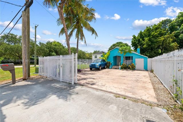 5 of 33 - 390 Ne 166th Street, North Miami, FL