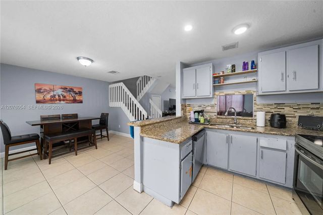 4 of 30 - 1293 Sussex Drive, North Lauderdale, FL