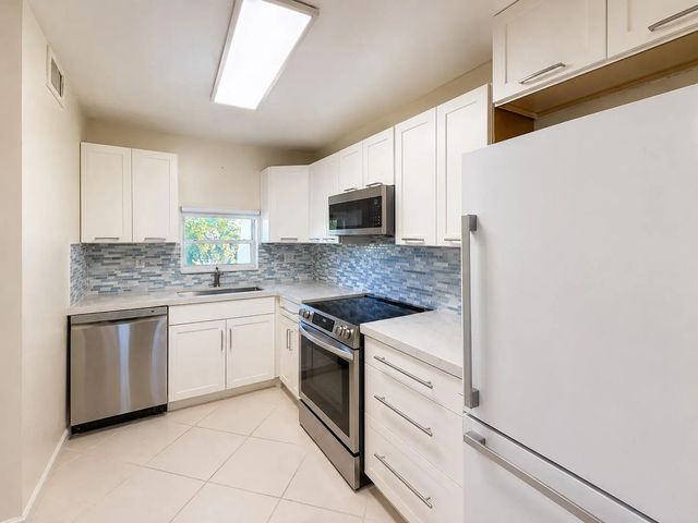 2 of 18 - 9411 N Hollybrook Lake Drive #309, Pembroke Pines, FL