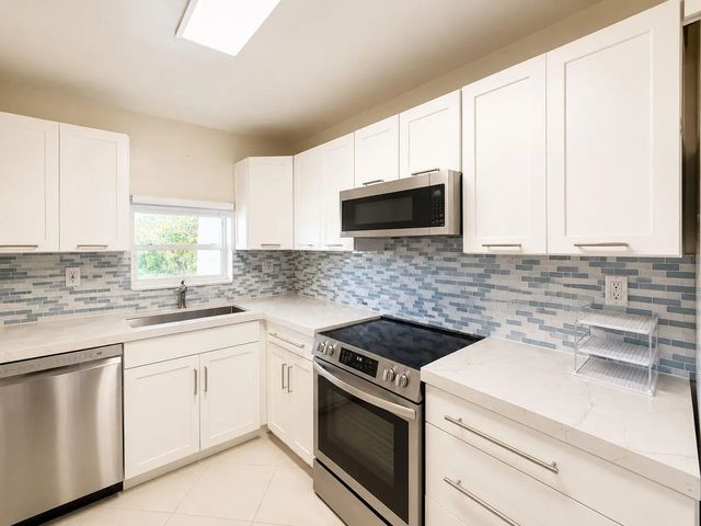 3 of 18 - 9411 N Hollybrook Lake Drive #309, Pembroke Pines, FL