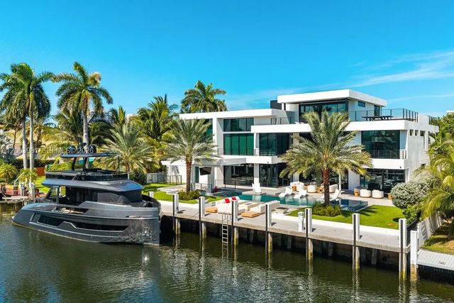 2 of 67 - 725 Poinciana Drive, Fort Lauderdale, FL