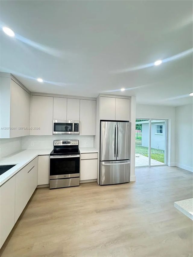 2 of 15 - 1115 W 51st Place, Hialeah, FL