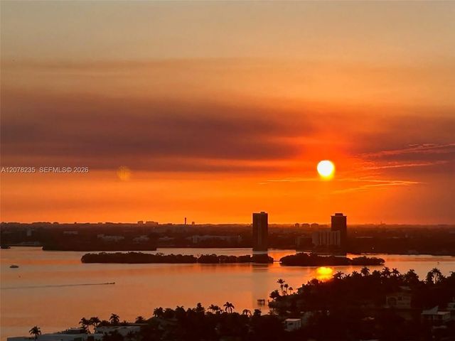 7601 E Treasure Drive #ph206, North Bay Village