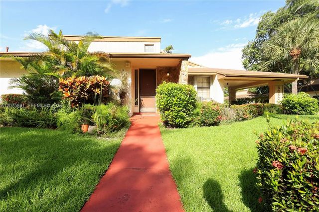 8050 Palmetto Palm Circle #55, Tamarac