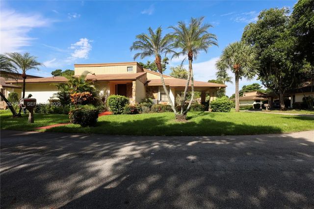 4 of 37 - 8050 Palmetto Palm Circle #55, Tamarac, FL