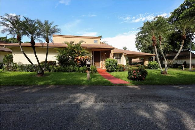 5 of 37 - 8050 Palmetto Palm Circle #55, Tamarac, FL