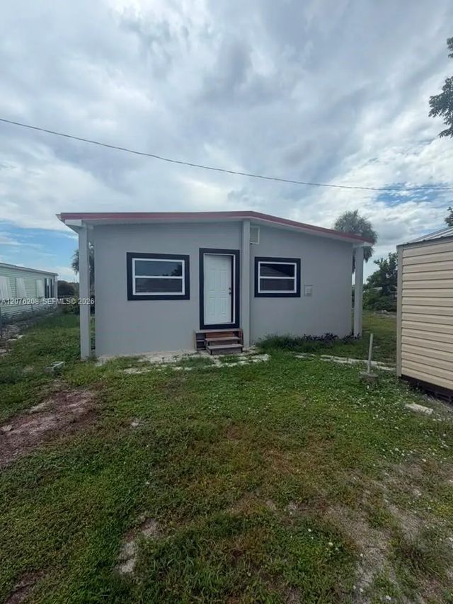 402 Frances Circle, 