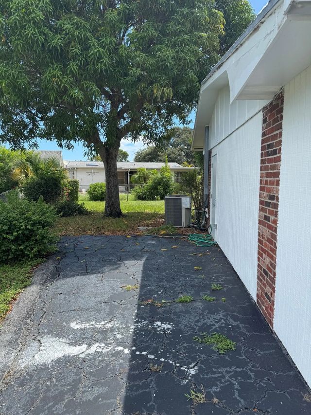 2 of 15 - 3651 Bahama Road, Cabana Colony, FL