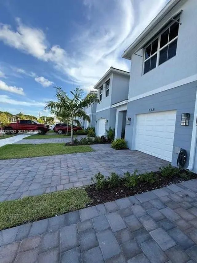 2 of 25 - 142 Ne 14th Terrace, Homestead, FL