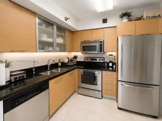 4 of 13 - 3300 Ne 191st Street #ph16, Aventura, FL