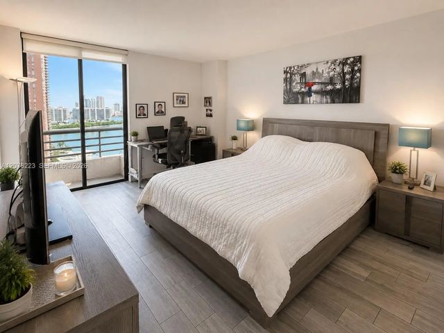 5 of 13 - 3300 Ne 191st Street #ph16, Aventura, FL