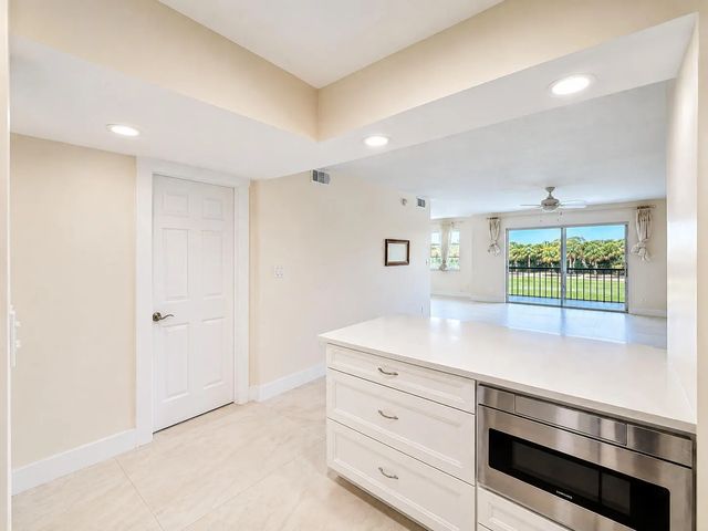 9411 N Hollybrook Lake Drive #310, Pembroke Pines