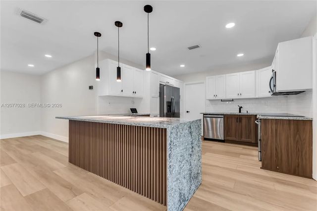 3 of 35 - 3940 Nw 5th Street, Coconut Creek, FL