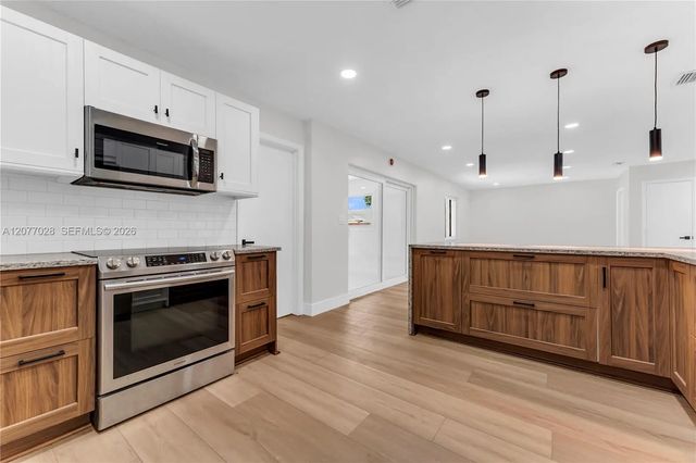 5 of 35 - 3940 Nw 5th Street, Coconut Creek, FL