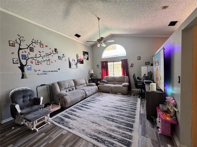 3 of 18 - 840 W Palm Run Drive, North Lauderdale, FL