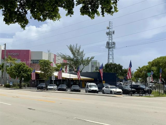 2 of 20 - 15551 W Dixie Highway, North Miami Beach, FL