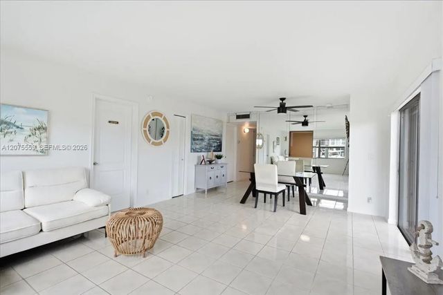 4 of 23 - 3105 Ne 28th Street #1b, Fort Lauderdale, FL