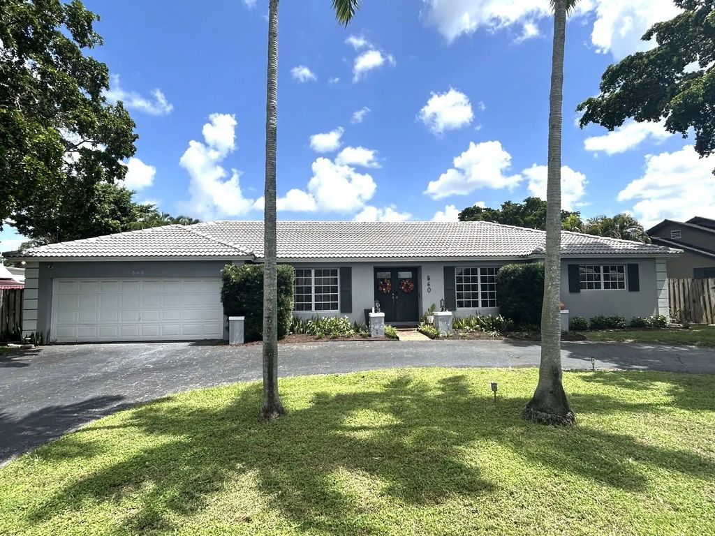 560 S Lake Dasha Drive, Plantation