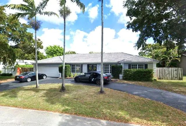 560 S Lake Dasha Drive, Plantation
