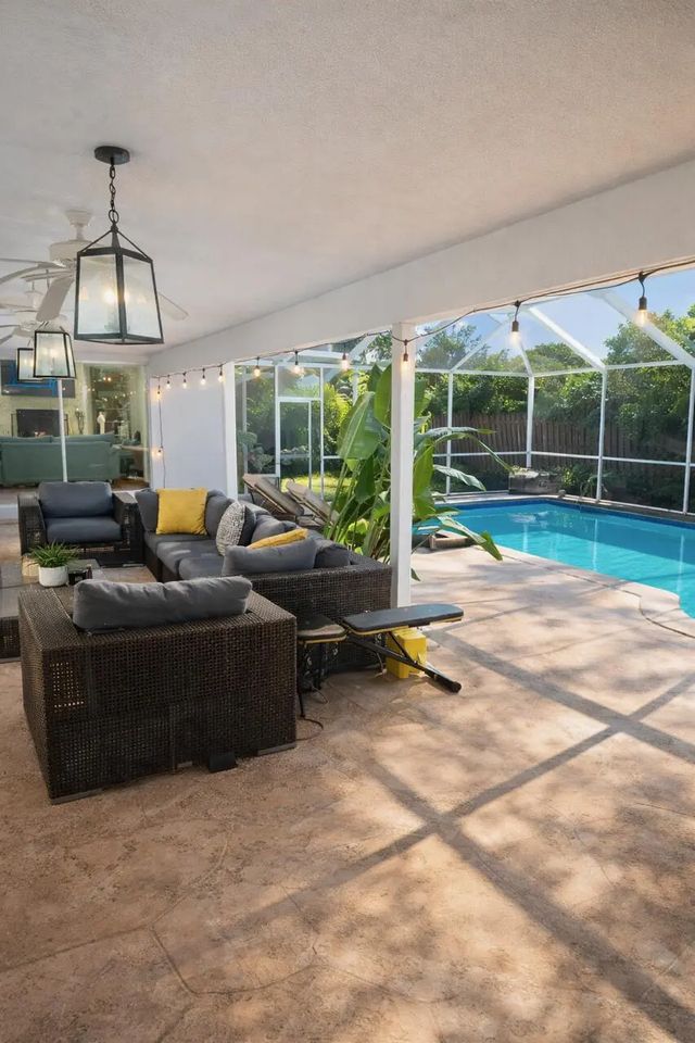 2 of 15 - 560 S Lake Dasha Drive, Plantation, FL