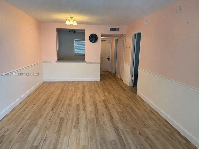 3 of 18 - 9420 Poinciana Place #206, Davie, FL