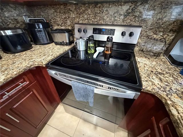 4 of 29 - 5935 W 26th Avenue #204, Hialeah, FL
