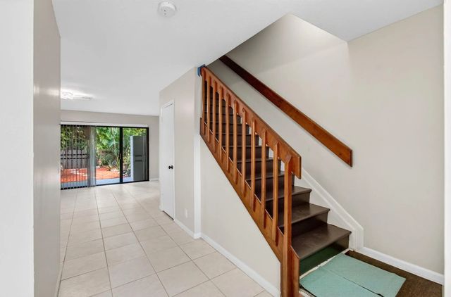 4 of 21 - 799 Hill Drive #c, West Palm Beach, FL