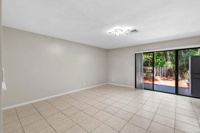 5 of 21 - 799 Hill Drive #c, West Palm Beach, FL