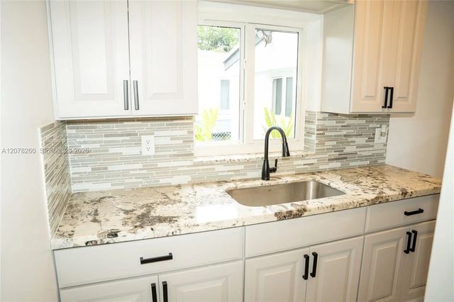 4 of 33 - 1640 Ne 172nd Street, North Miami Beach, FL