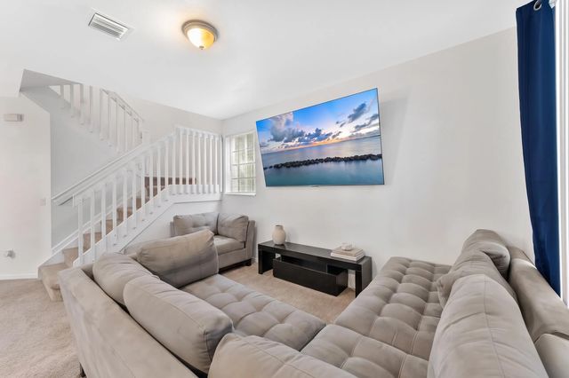 4 of 37 - 2022 Island Drive, Riviera Beach, FL