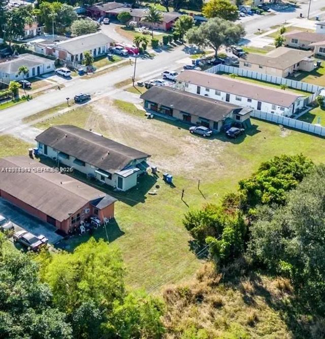 4 of 7 - 5649 Sw 27th Street, West Park, FL