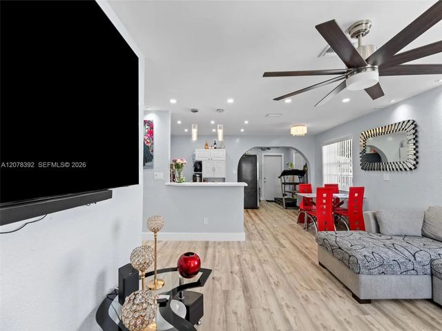 4 of 29 - 6432 Perry Street, Hollywood, FL