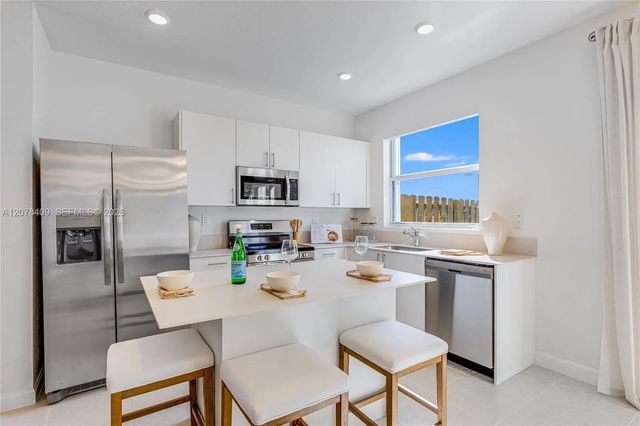 4 of 33 - 35722 Sw 178 Place, Miami, FL