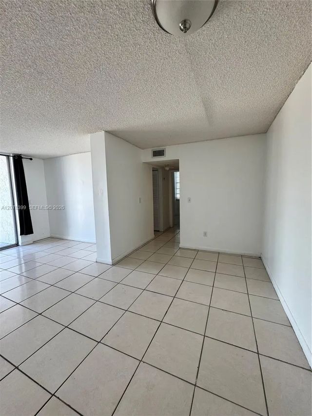 12105 Ne 6th Avenue #304, North Miami