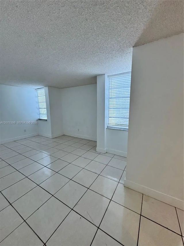 5 of 18 - 12105 Ne 6th Avenue #304, North Miami, FL