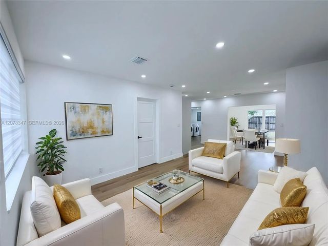 3 of 17 - 4130 Nw 11th Avenue, Oakland Park, FL