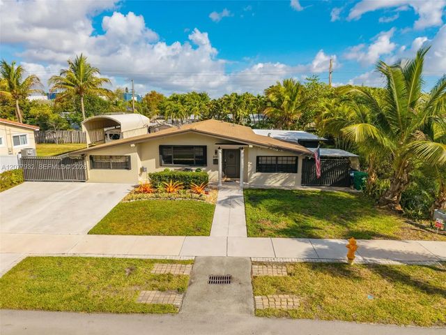 2485 Ne 214th Street, Miami